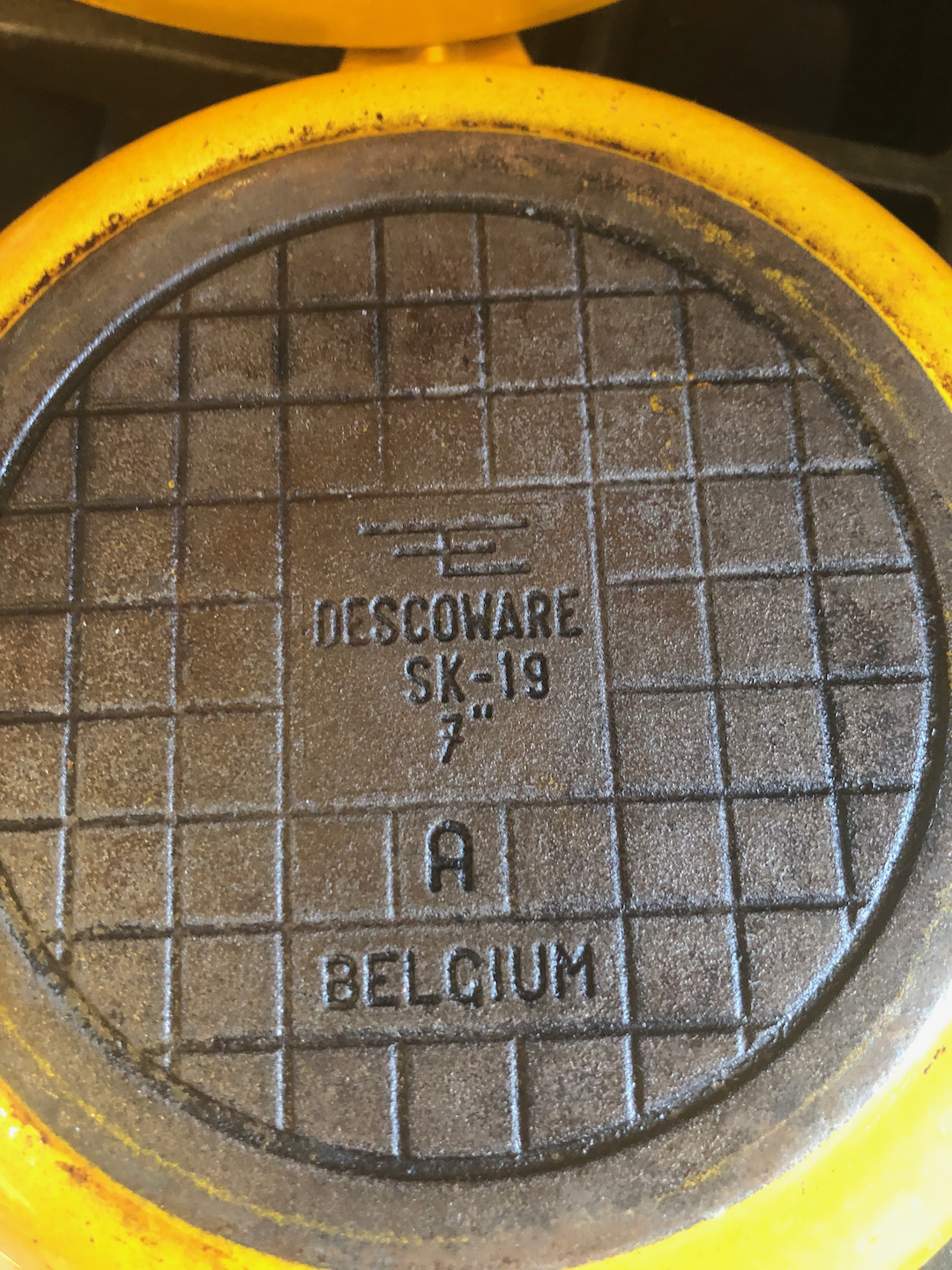 Descoware Yellow Cast Iron Dutch Oven Made in Belgium, Vintage 2