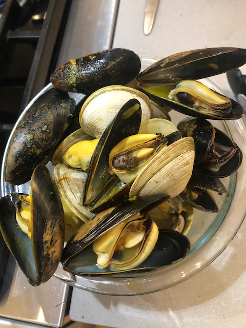 1597688973_Clamsandmusselssteamed02-27.jpeg.11a142f48d6a86887a6953663c3e7c81.jpeg