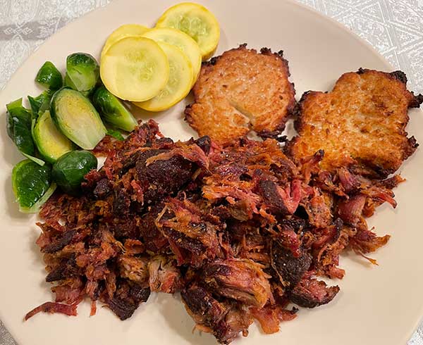 pulled-pork-latkes.jpg.035adc0d7f697e2860aa799e90219eee.jpg