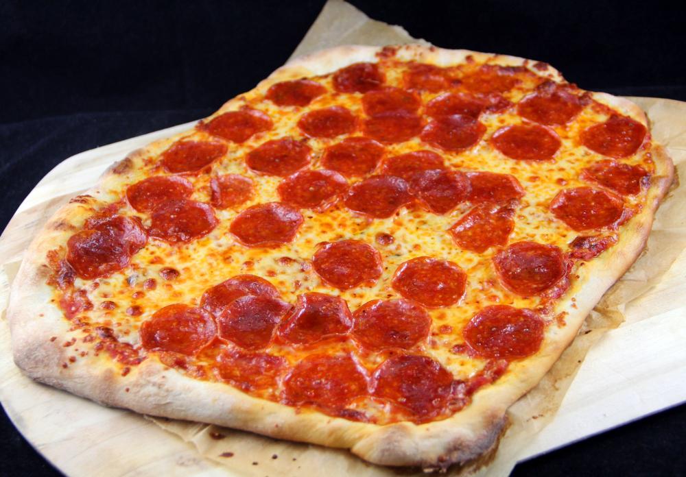 215694075_pepperonipizza.thumb.jpg.13e85f8eb63752064cba8df19a39358a.jpg