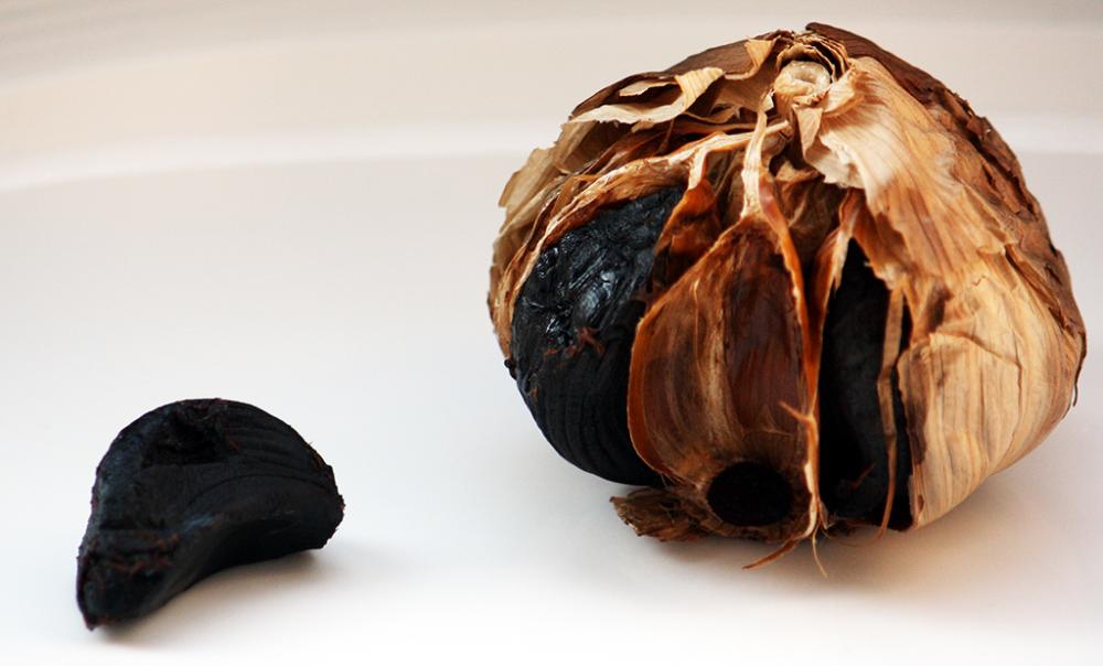 1133113494_Blackgarlic.thumb.jpg.35d11eecd7753c31777b99d1d0ab6449.jpg