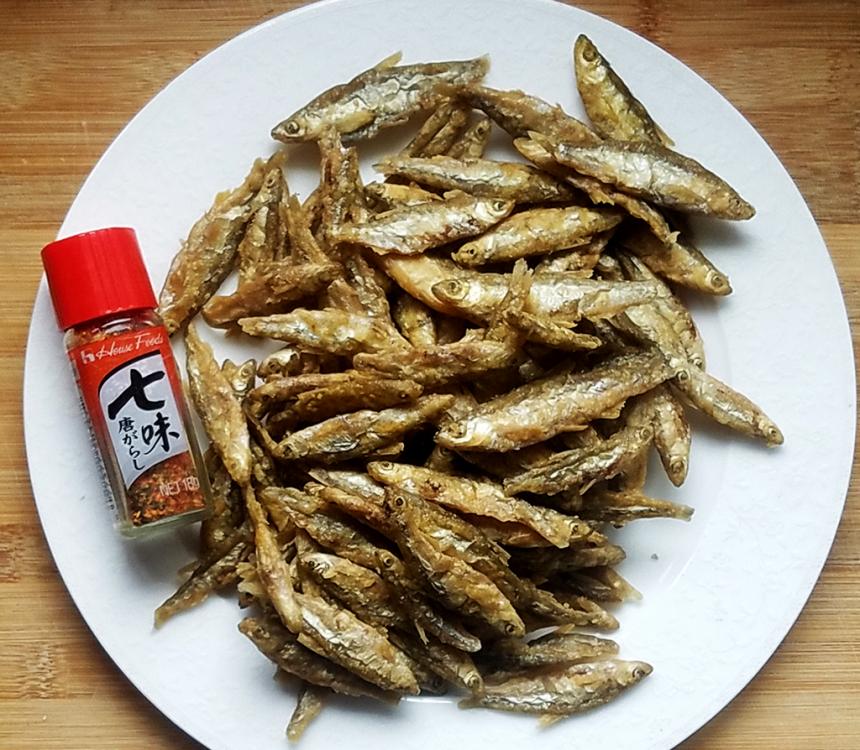 little fish with shichimi togarishi.jpg