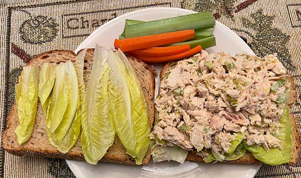 tuna-sandwich3.jpg.c010fa2c5214cd70688b102c99b37e6c.jpg