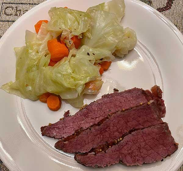 corned-beef-cabbage-5.jpg.09e0cef74636640112818db315ef37c9.jpg