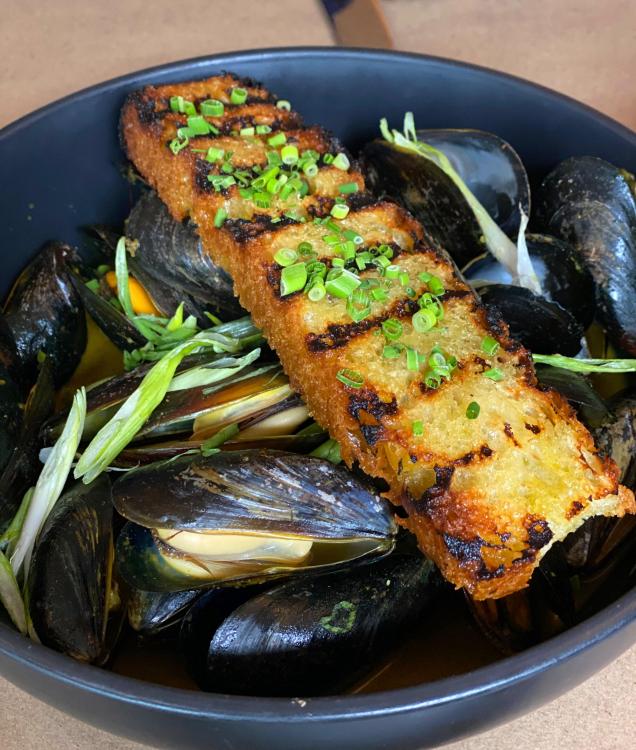 mussels.thumb.jpg.8ef89b904a57f97547c06f915637ee73.jpg