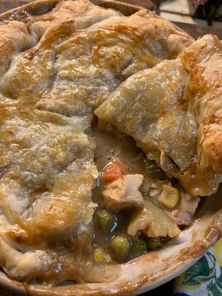 906671192_chickenpotpie9591.jpg.035d82ae8cc90d674cc391da31981a82.jpg