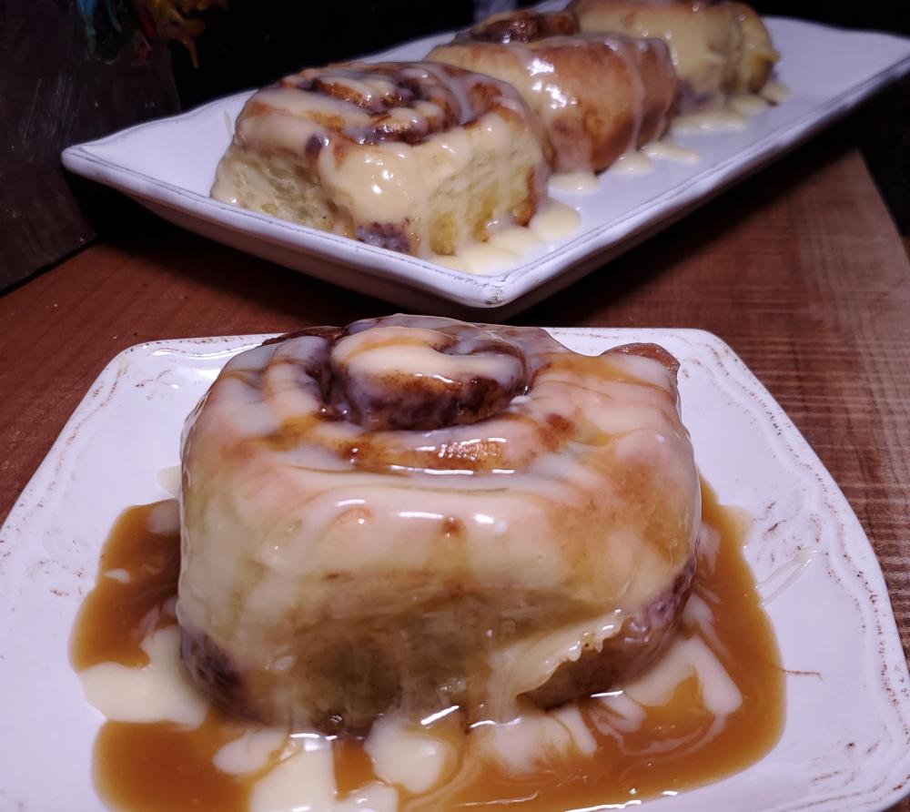 1389797947_CinnamonBunswithCreamCheeseandCaramelGlazeJanuary4th2023.thumb.jpg.b90314d14e89eaee17dd00fac76f9179.jpg