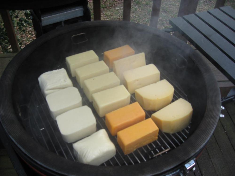 IMG_0092-coldsmokingcheese.thumb.jpg.bb3b16da6d324b7672d41656d8436d75.jpg