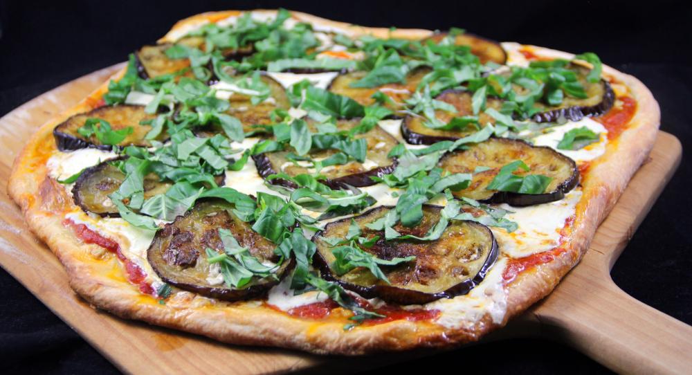 eggplantpizza.thumb.jpg.cdf2561f00f7f2063335c957f04e595e.jpg