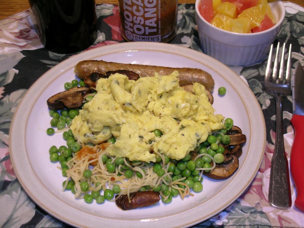 EggsMushroomPeasSausageandNoodles.thumb.JPG.423e3461ff4a8a29655c4a6a9063e169.JPG