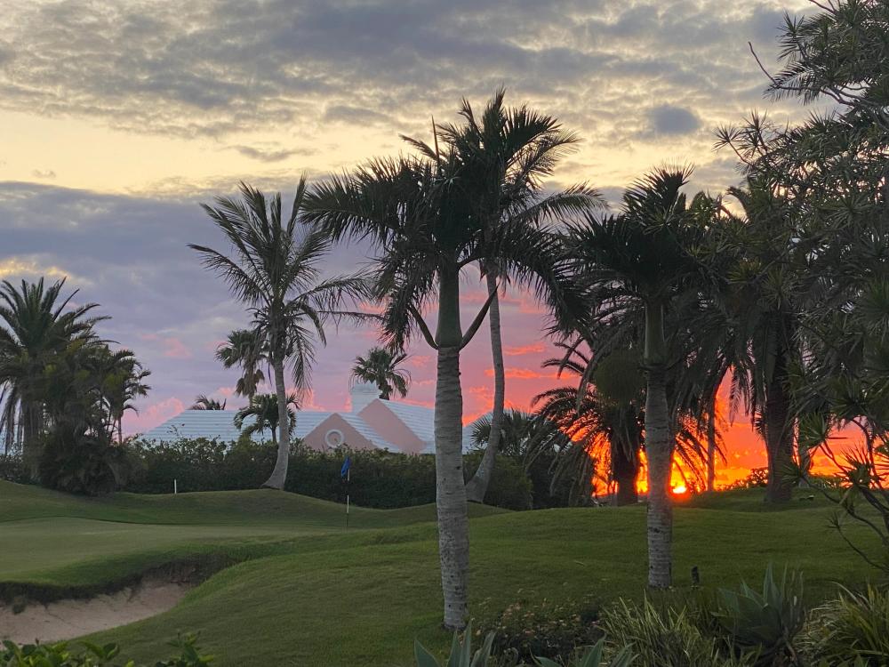 golfsunset.thumb.jpg.c5dd3acb8e291607931a2135cd30498d.jpg