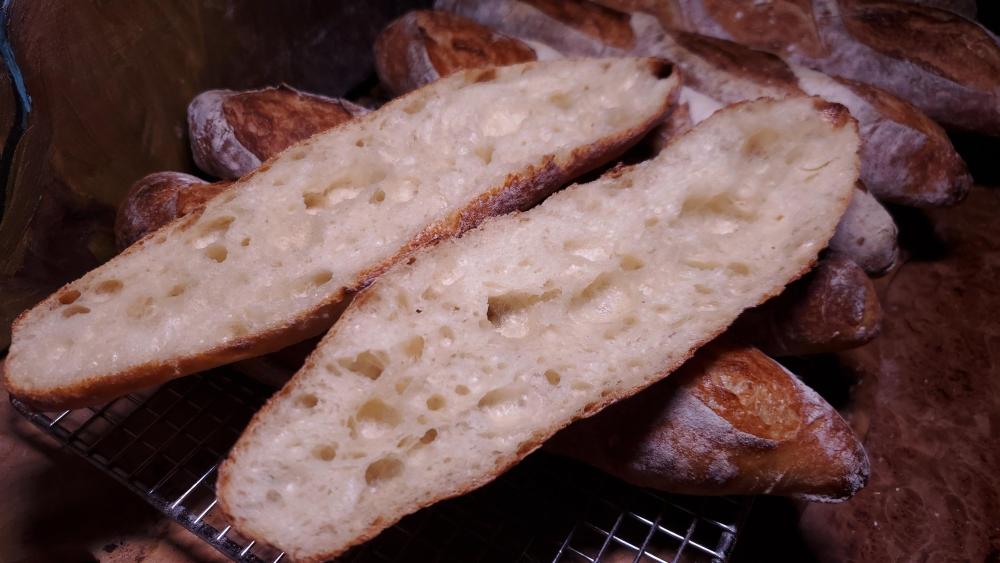 SourdoughBaguettesAugust29th20231.thumb.jpg.8adc5435fa96157ed6651a35fd3befe1.jpg