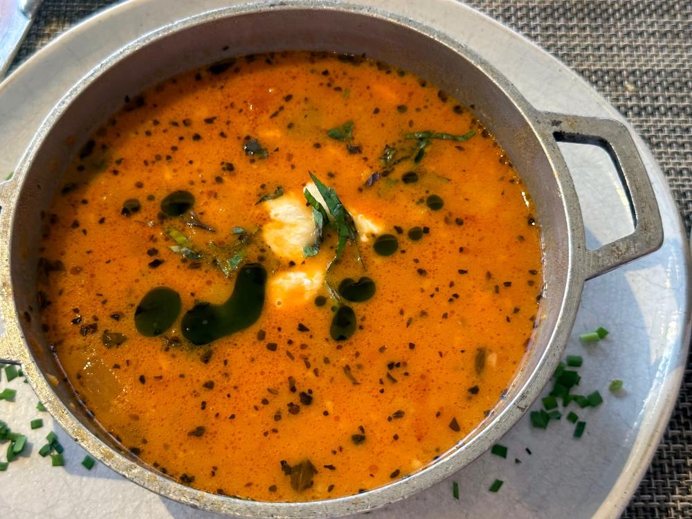 latapatomatobasilsoup.thumb.jpg.2ba54f159d9b09480225bd3305442947.jpg