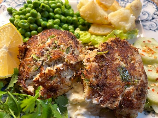 CrabCakes2228.jpg.afb070cb7b69ca9ed40a3f7083398373.jpg