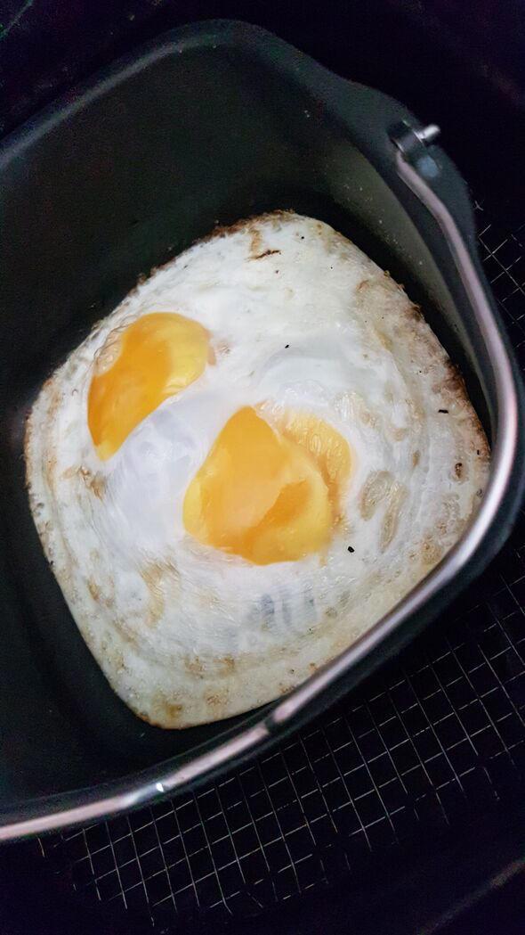 Fried Eggs in Air Fryer