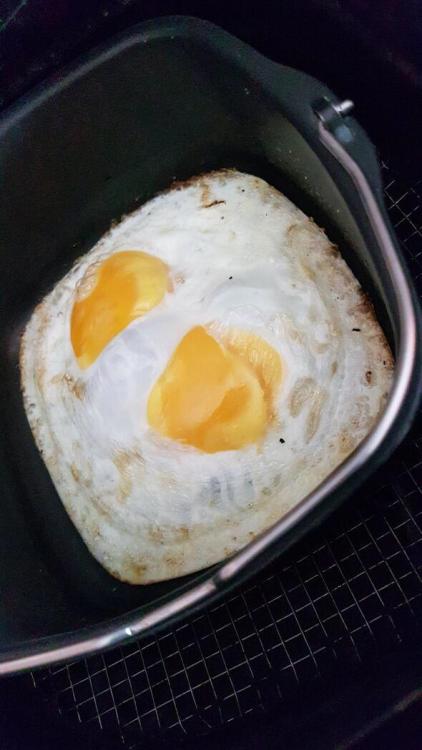 airfriedegg.thumb.jpg.bcf0c46259cae8b709b57cf8e9d3daa9.jpg