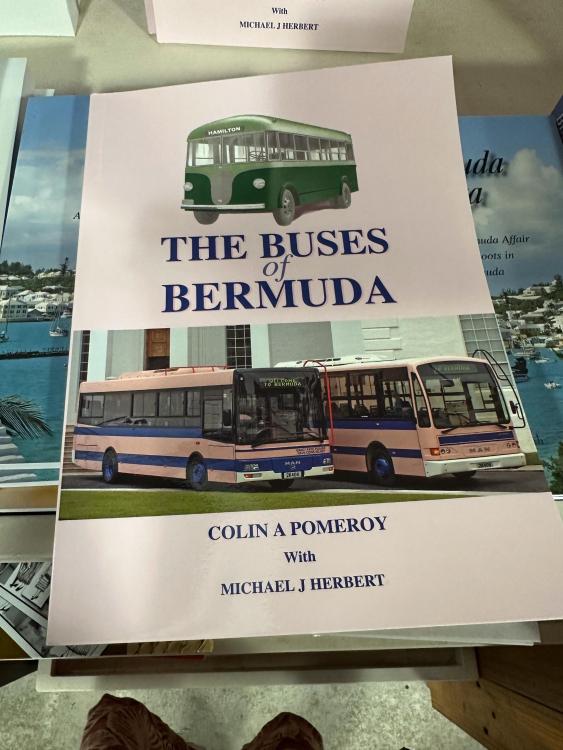 busesofbermuda.thumb.jpg.5d0f5451162b164da0cc2381c32b6abf.jpg