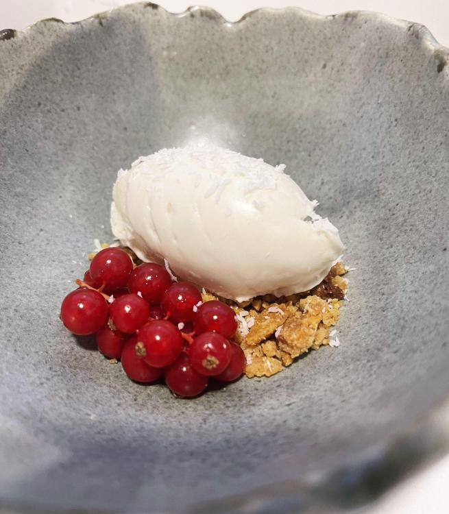 coconutgelato_redcurrants.thumb.jpg.1ed2c078c8b79882a645bda5d6d72fca.jpg