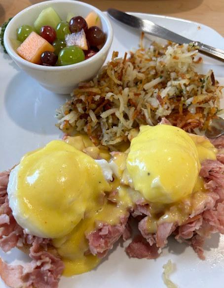 EggsBenedict4014.jpg.a5821e9e7f571f1957e47ccf2cf88457.jpg