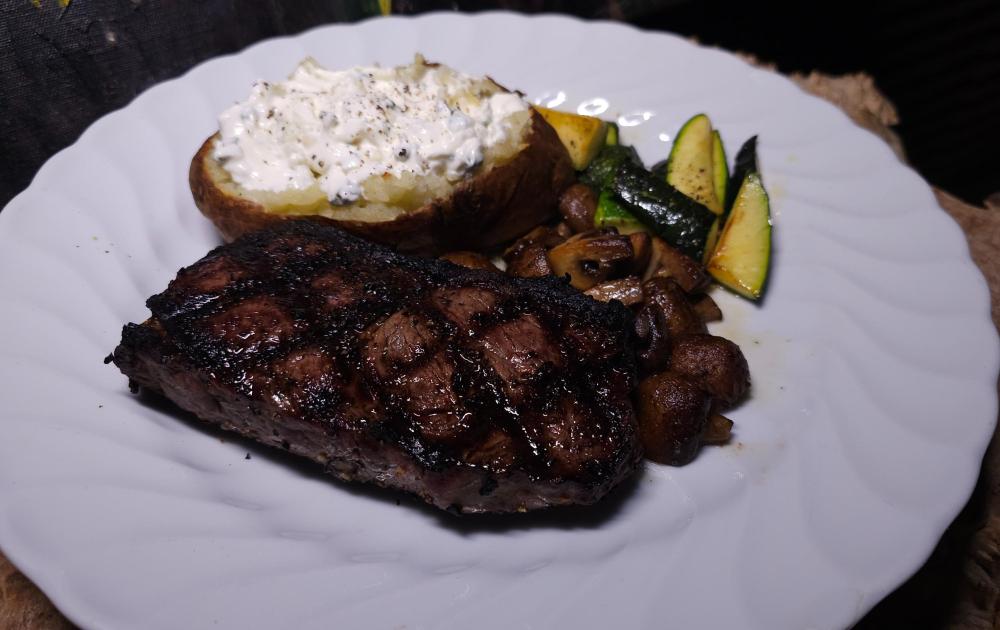 SteakdinnerwithBakedPotatoesmushroomsandZucchiniMarch3rd2024.thumb.jpg.917dae7259a35ad48fa0696ec99f7451.jpg