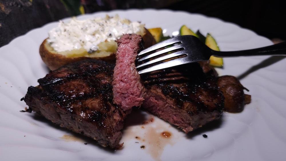 SteakdinnerwithBakedPotatoesmushroomsandZucchiniMarch3rd20241.thumb.jpg.a4dab804e5c8a310a1322ca404b290eb.jpg