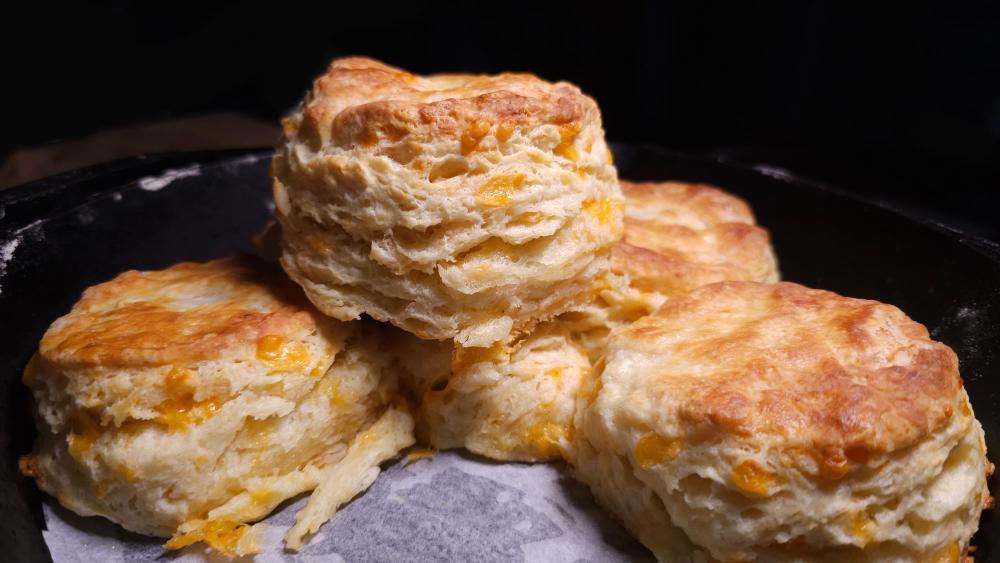ButtermilkandCheddarbiscuitsMay23rd2024.thumb.jpg.bf00eb3213531ce49ab60ac750a724d2.jpg