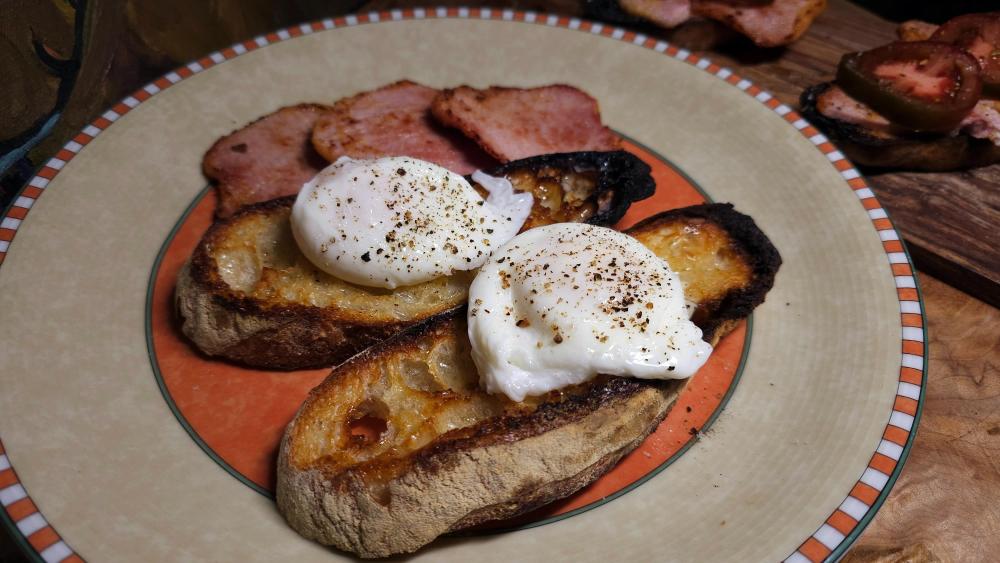 PoachedeggsontoastwithpeamealbaconJune9th2024.thumb.jpg.baeba321eb17b75076c610c93a89342b.jpg