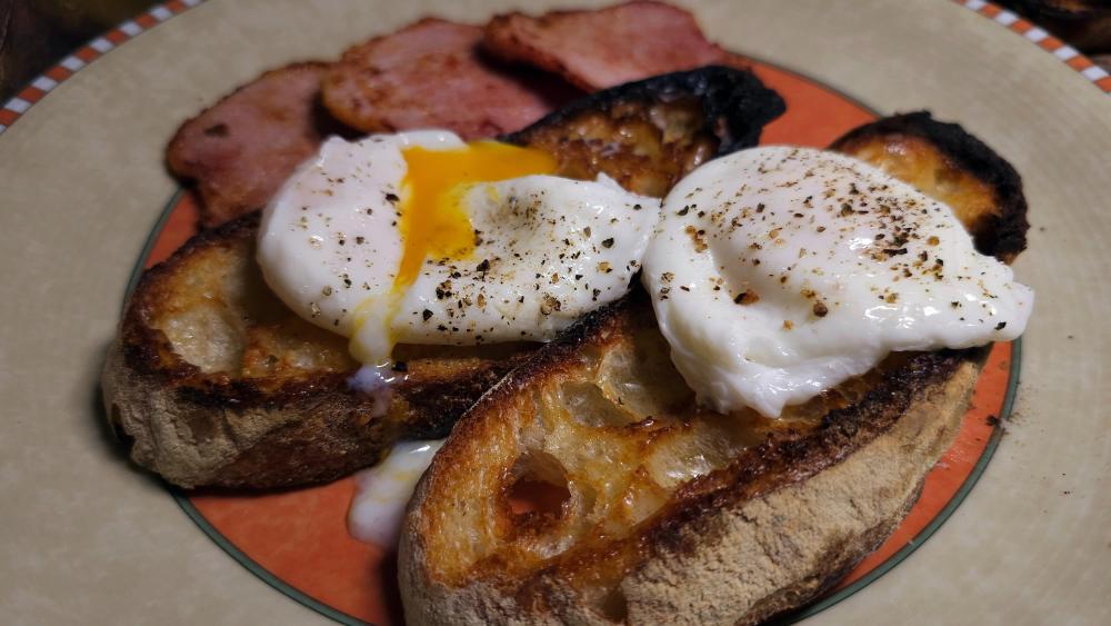 PoachedeggsontoastwithpeamealbaconJune9th20241.thumb.jpg.226e54fab0e864246e996c0c05c2446f.jpg