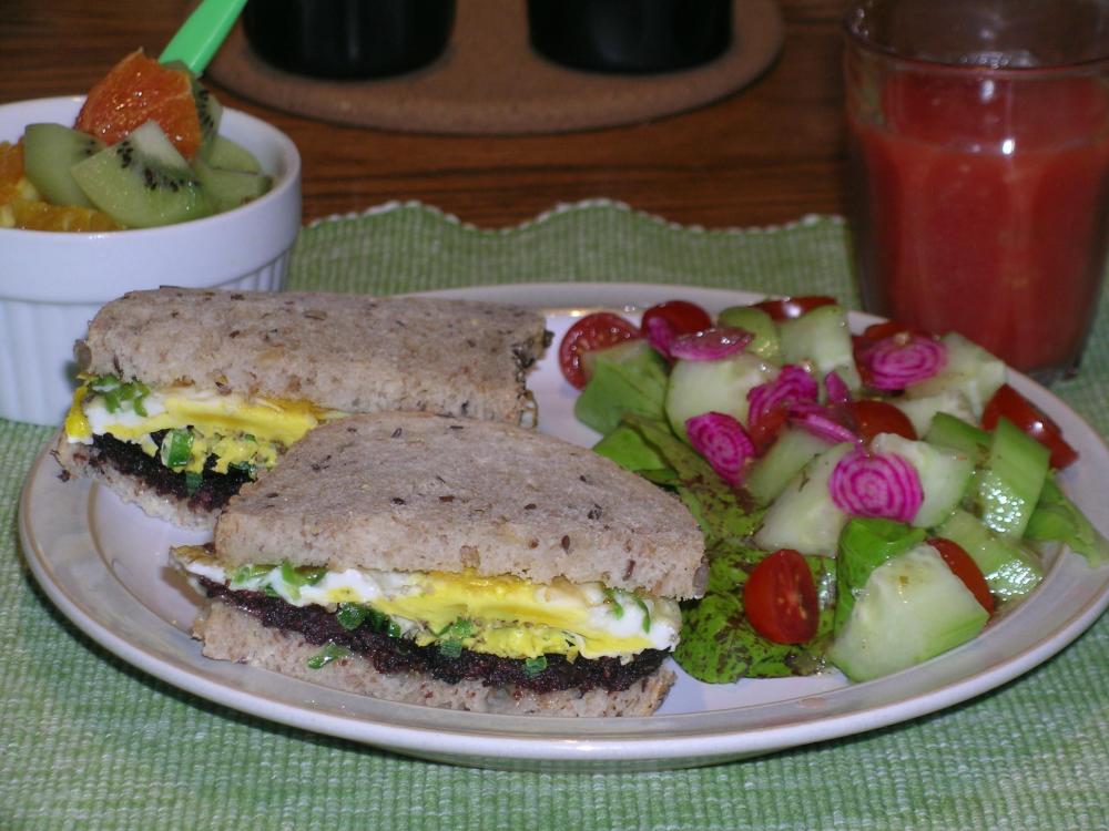 EggBloodSausageandPepperJackonMultigrainwithSalad.thumb.JPG.3cd4f8c8289464e503c8d9a9a02efdf8.JPG