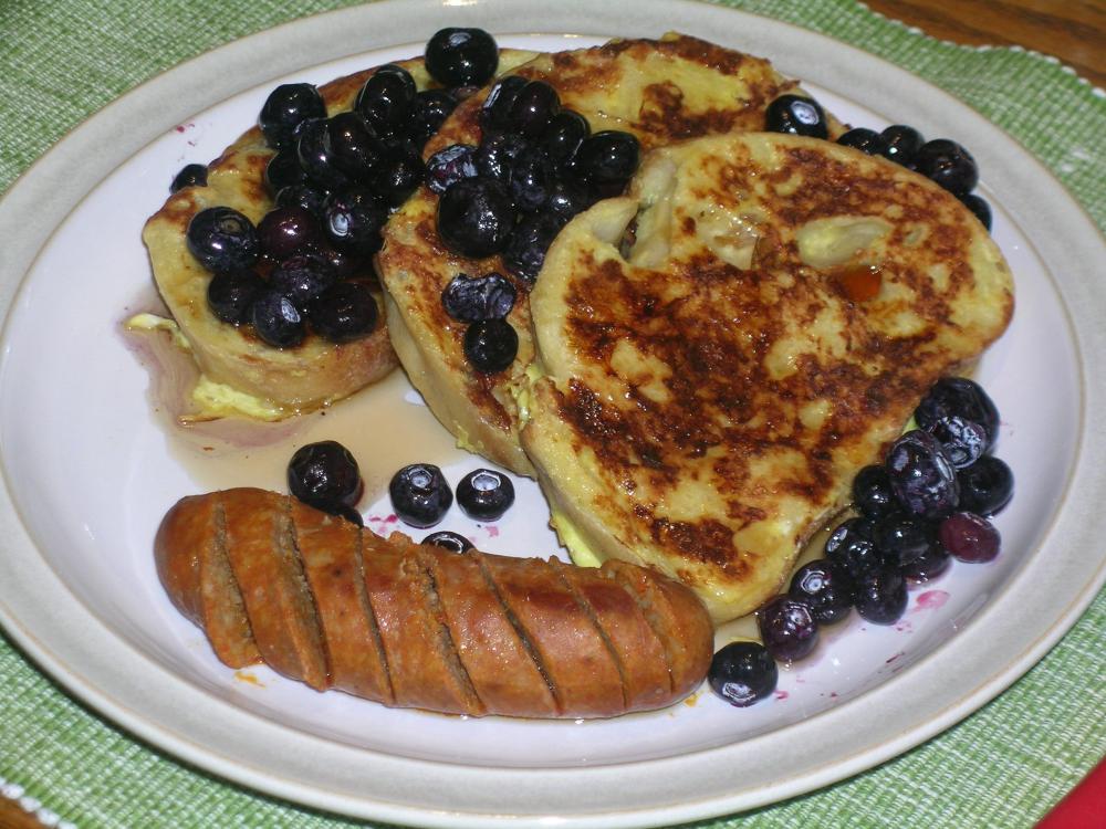 FrenchToastSausageandBlueberries.thumb.JPG.2562729730b0996e618c8825220081ca.JPG