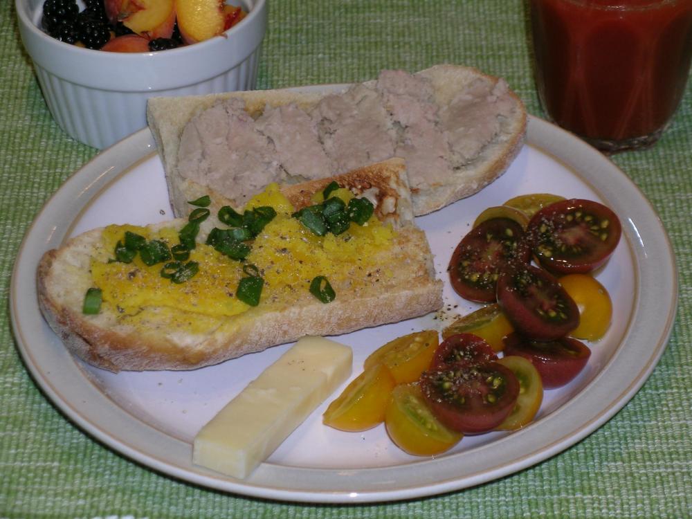 BaguettewithCretonsandEggYolkTomatoesAgedCheddarPeachandBlackberriesandV8.thumb.JPG.c25f0b5a898f97096df3cf47425c4939.JPG