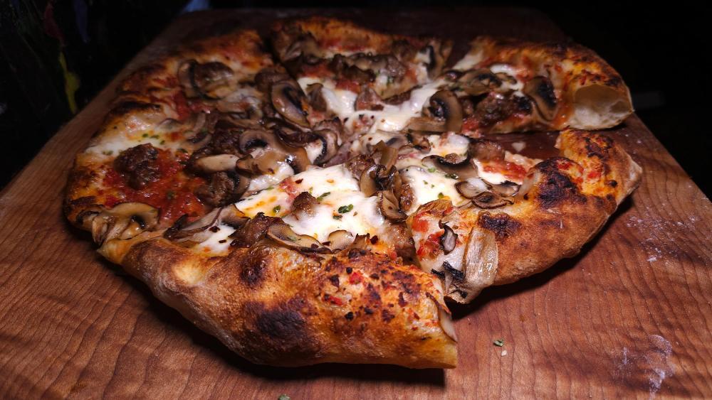 Italiansausageandmushroompizza4daydoughSeptember21st20241.thumb.jpg.00fe22732aab7791bff6f69bfc265b2c.jpg