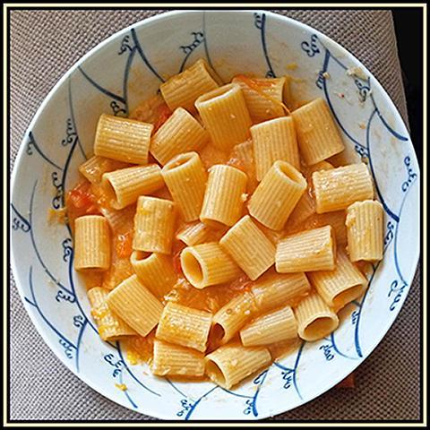 SunshinePasta.jpg.07828d443581b6a9638c03afbf526423.jpg