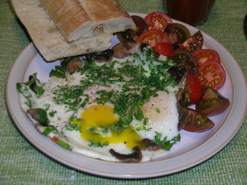 EggswithMushroomsPeppersandHerbs.thumb.JPG.2c829a691d5e2faa3c5c5bcee08dc9be.JPG