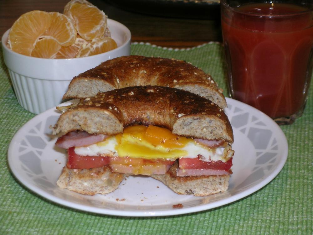 EggTomatoHamandCheddar.thumb.JPG.df2f5029400dfc9873280fc292376b4b.JPG