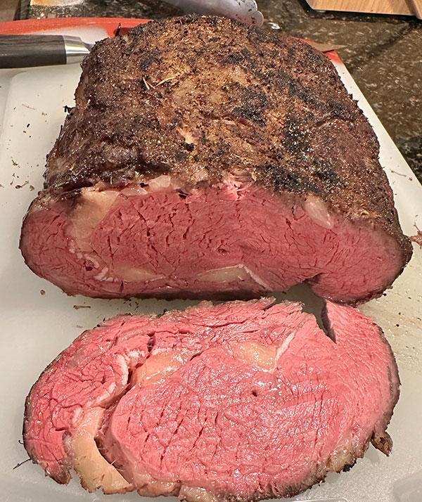 prime-rib-whole-5.jpg.0af3b2306a8a62f62d7146b10e462c4c.jpg