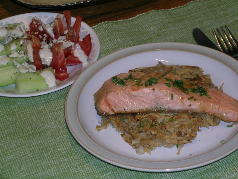 SteelheadPommePaisllassonTomatoandCucumberBlueCheeseSalad.thumb.JPG.dafadf5de9ab70b9193be5e9980c7bfe.JPG