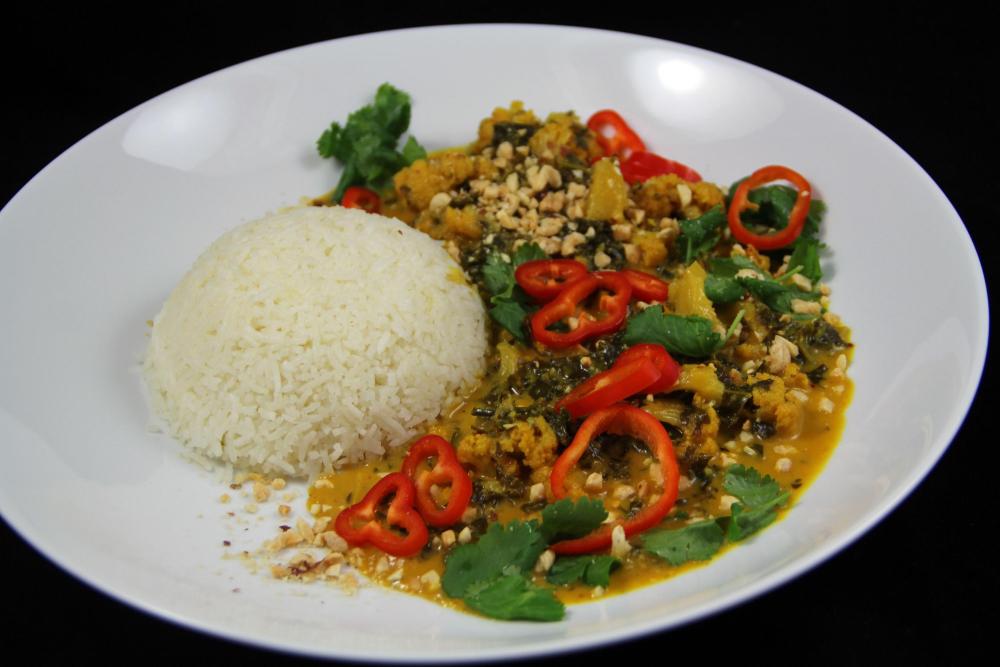 massamancauliflowercurry.thumb.jpg.e62697c8e66f132b17f80272b319a90e.jpg