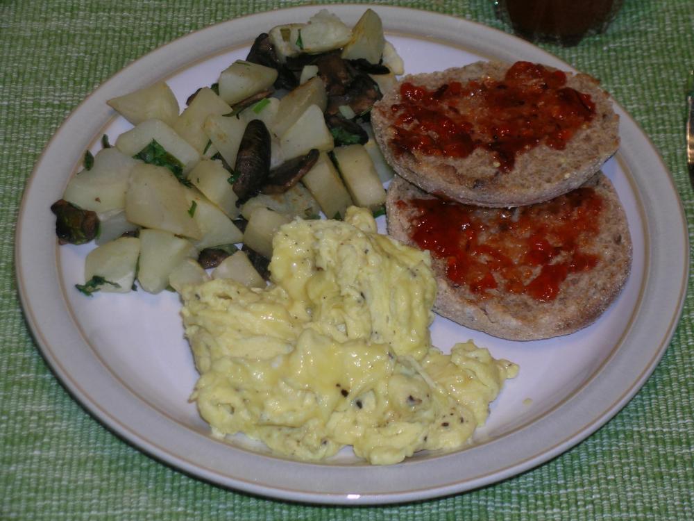 SoftScrambledEggsandPotatoeswithMushrooms.thumb.JPG.0677b019f31ec470963c13cc3a235efd.JPG