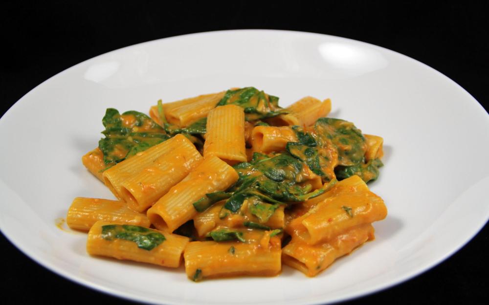 roastedredpepperpasta.thumb.jpg.10e533546897220b81416e450fd0615e.jpg