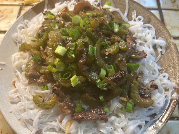 BitterMelonBeefNoodles9173.jpg.eba59947f45e562af0ba8f79797dd582.jpg