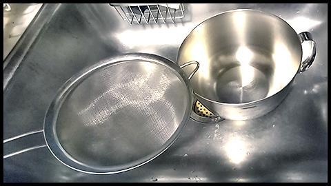 Strainer alongside bowl.jpg