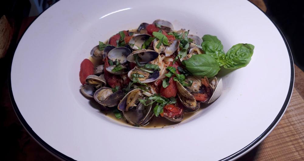 LinguinewithClamsOctober14th20251.thumb.jpg.598071cbe077e539f0afa0f6a1355fe0.jpg